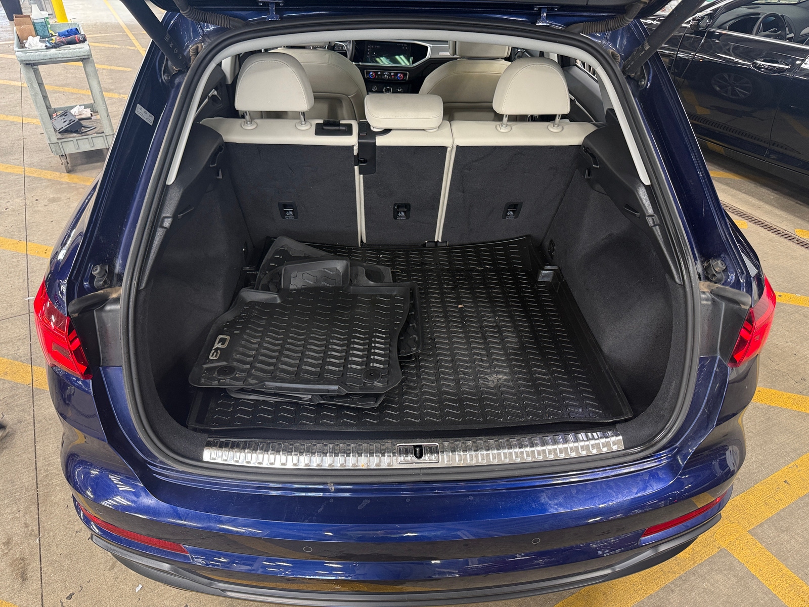 Thumbnail: 2021 Audi Q3 - 6