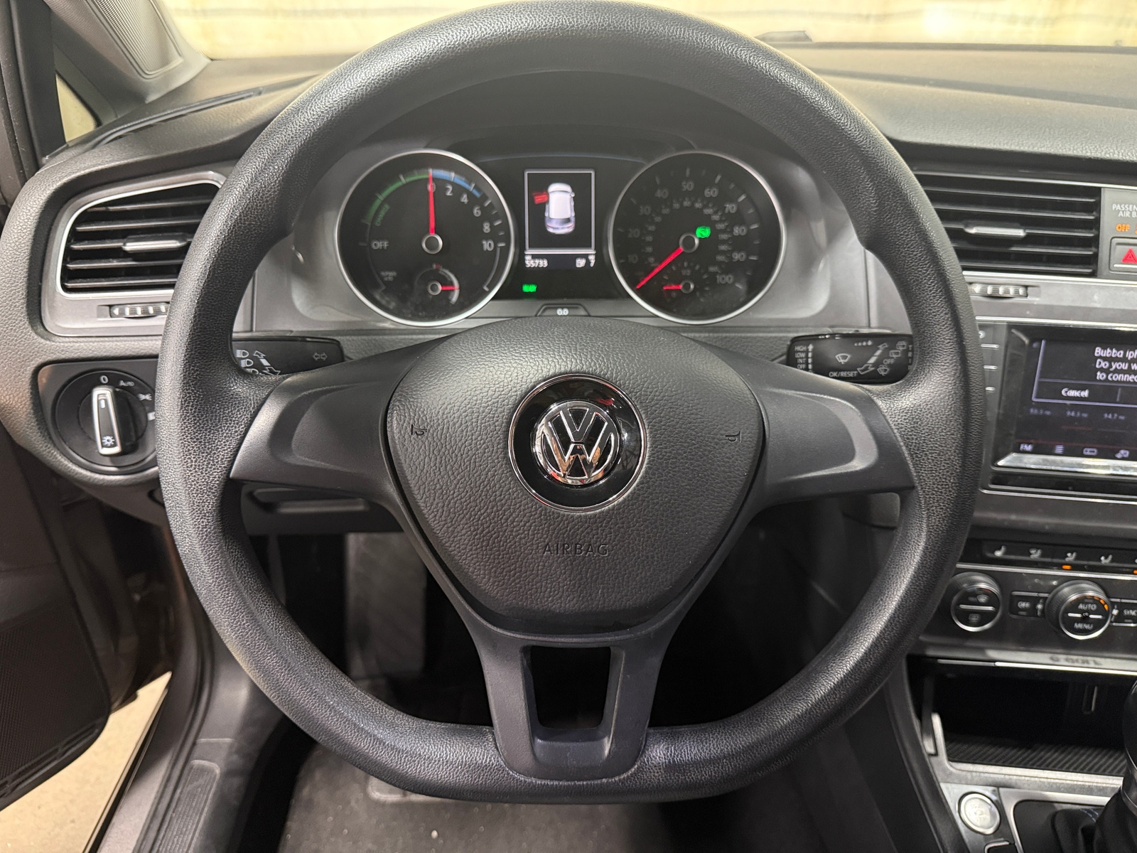 Thumbnail: 2015 Volkswagen e-Golf - 5