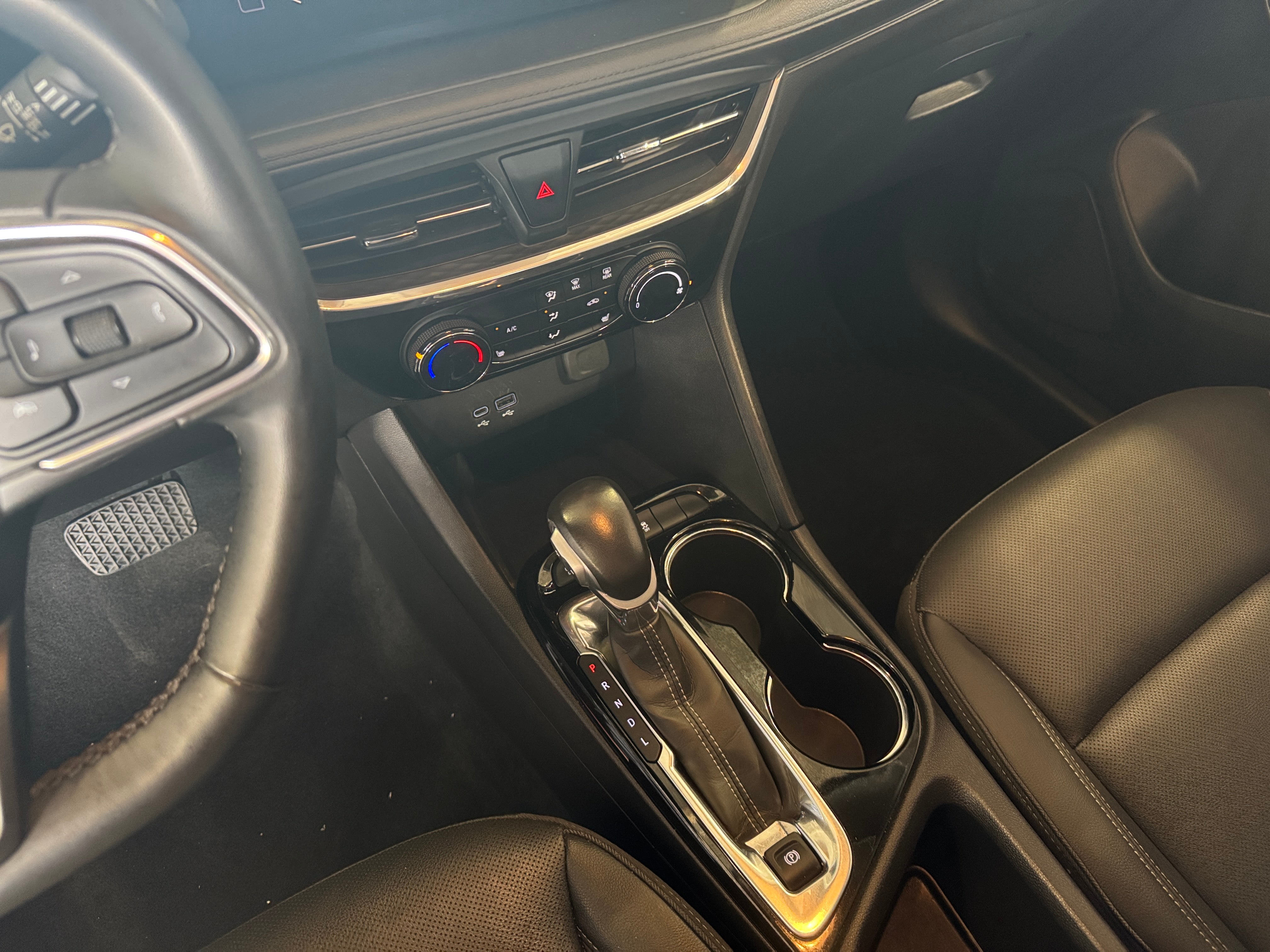 2024 Buick Encore GX Sport Touring - Photo 6