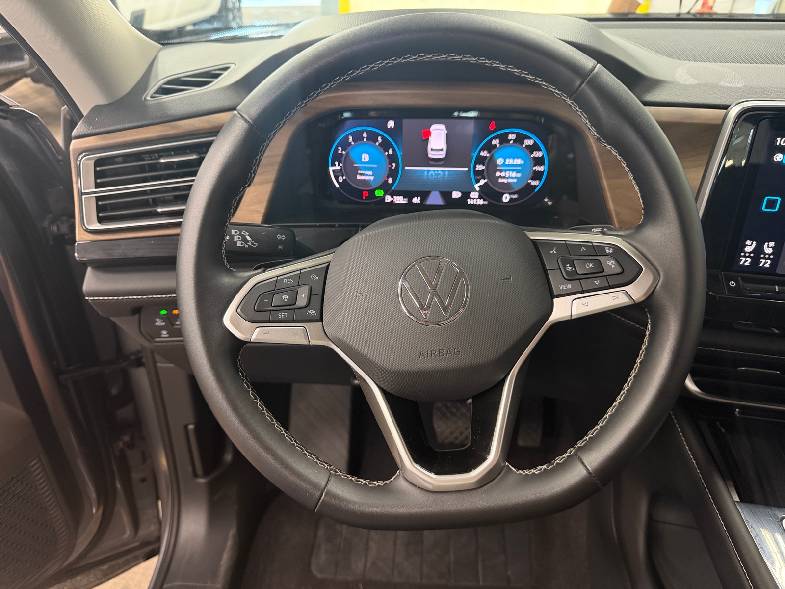 Thumbnail: 2026 Volkswagen Atlas - 4