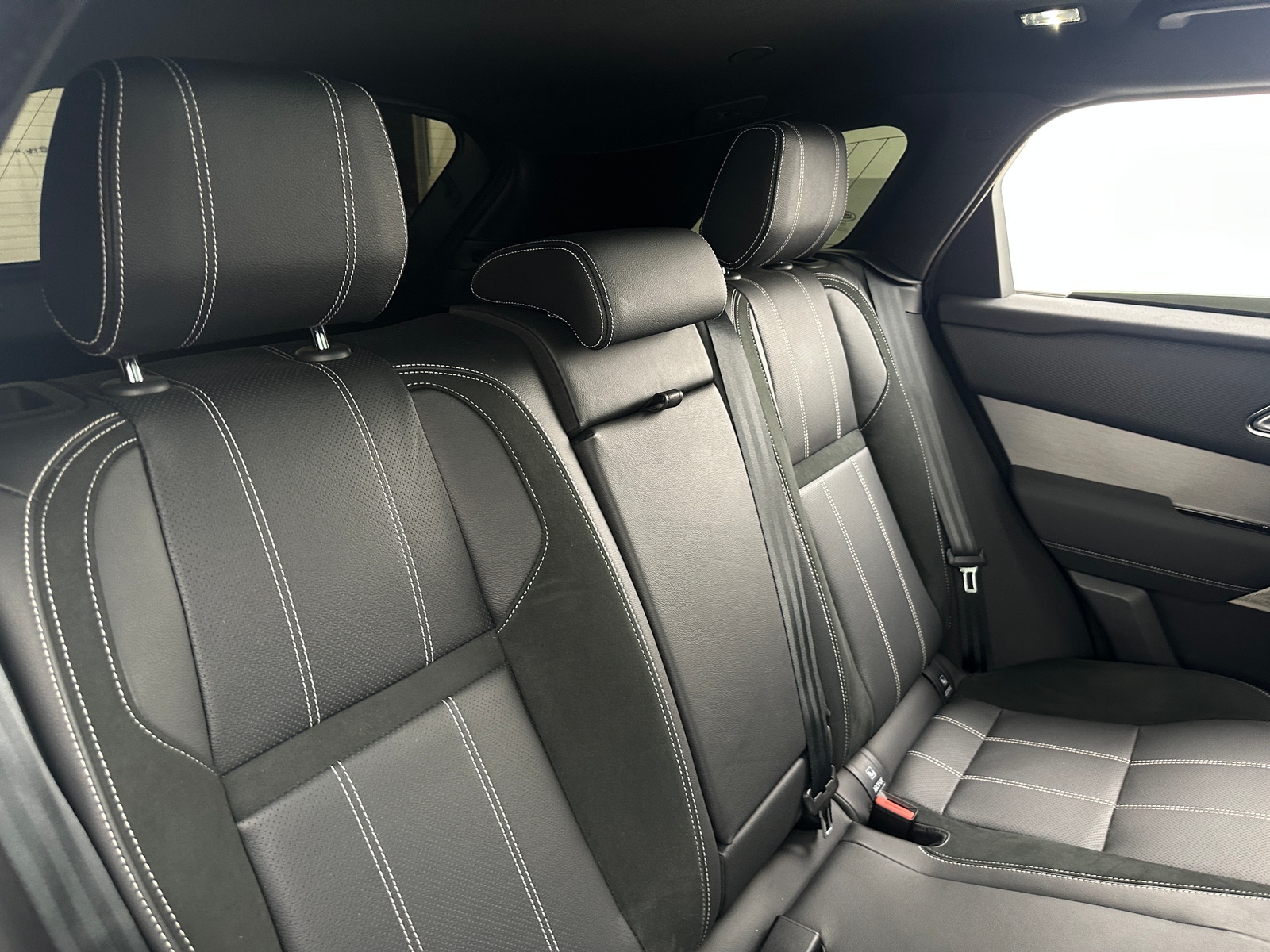 Thumbnail: 2022 Land Rover Range Rover Velar - 5