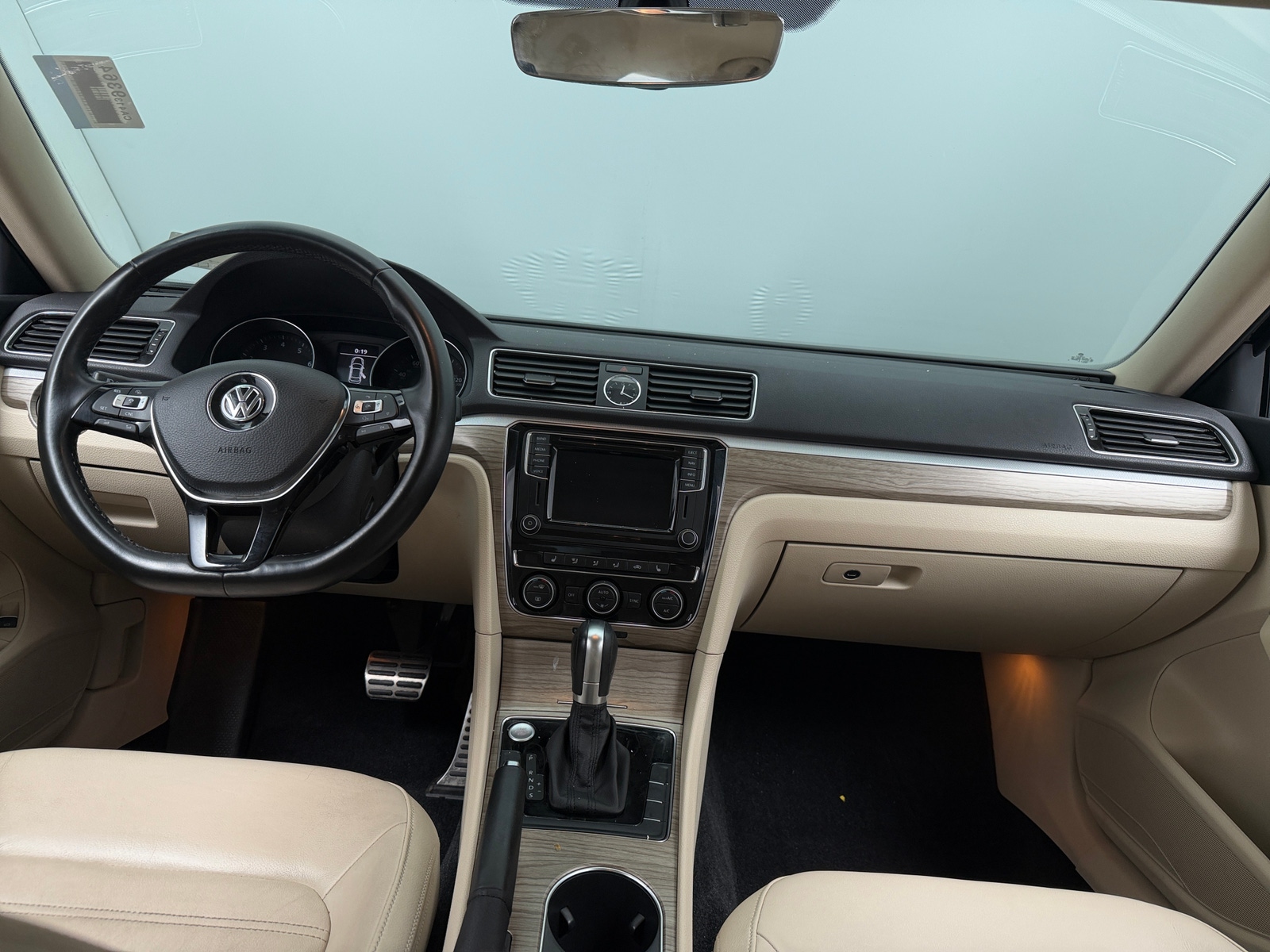 Thumbnail: 2016 Volkswagen Passat - 2