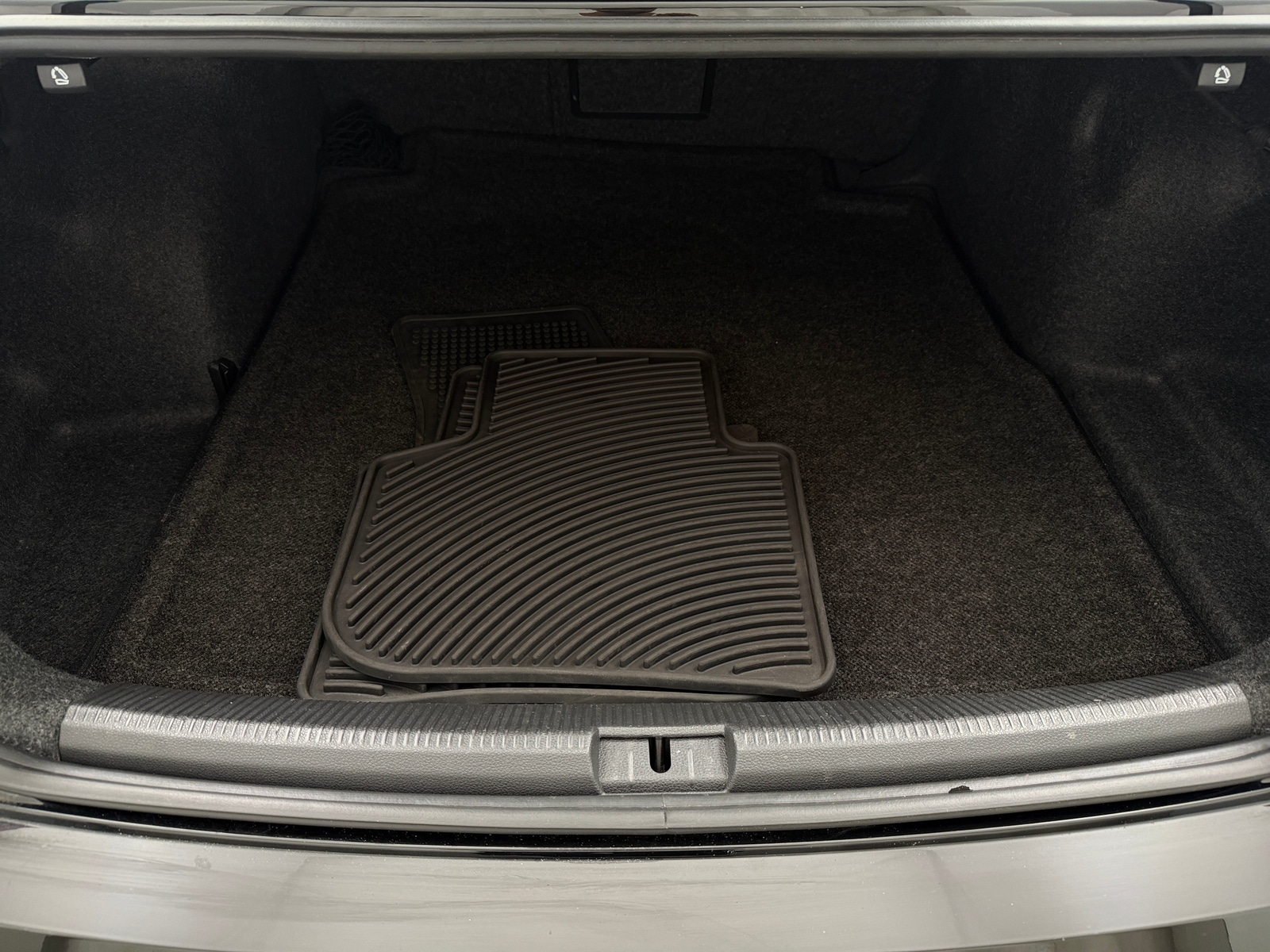 Thumbnail: 2016 Volkswagen Passat - 6