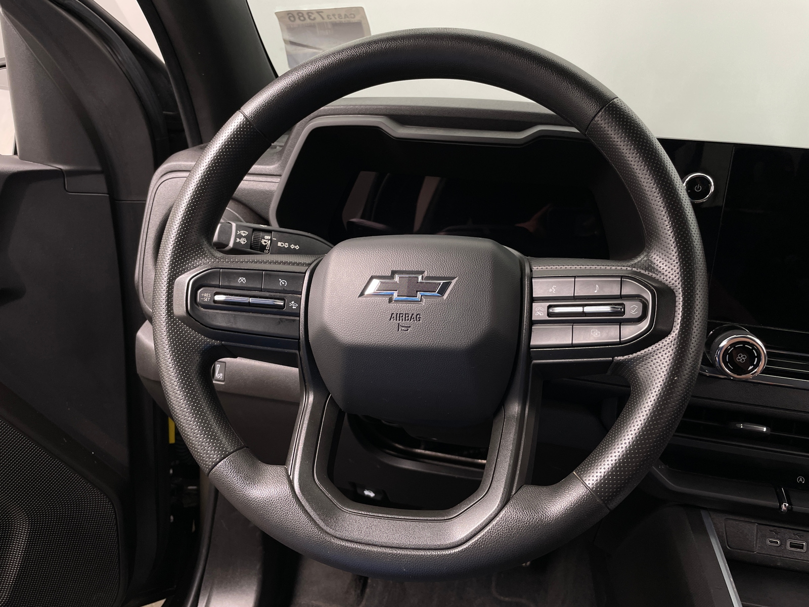 Thumbnail: 2023 Chevrolet Colorado - 5