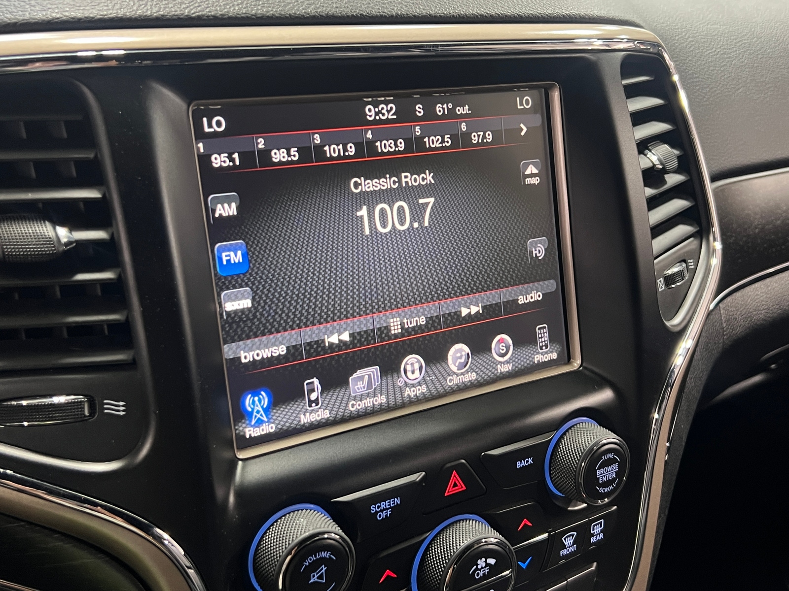 Thumbnail: 2016 Jeep Grand Cherokee - 3