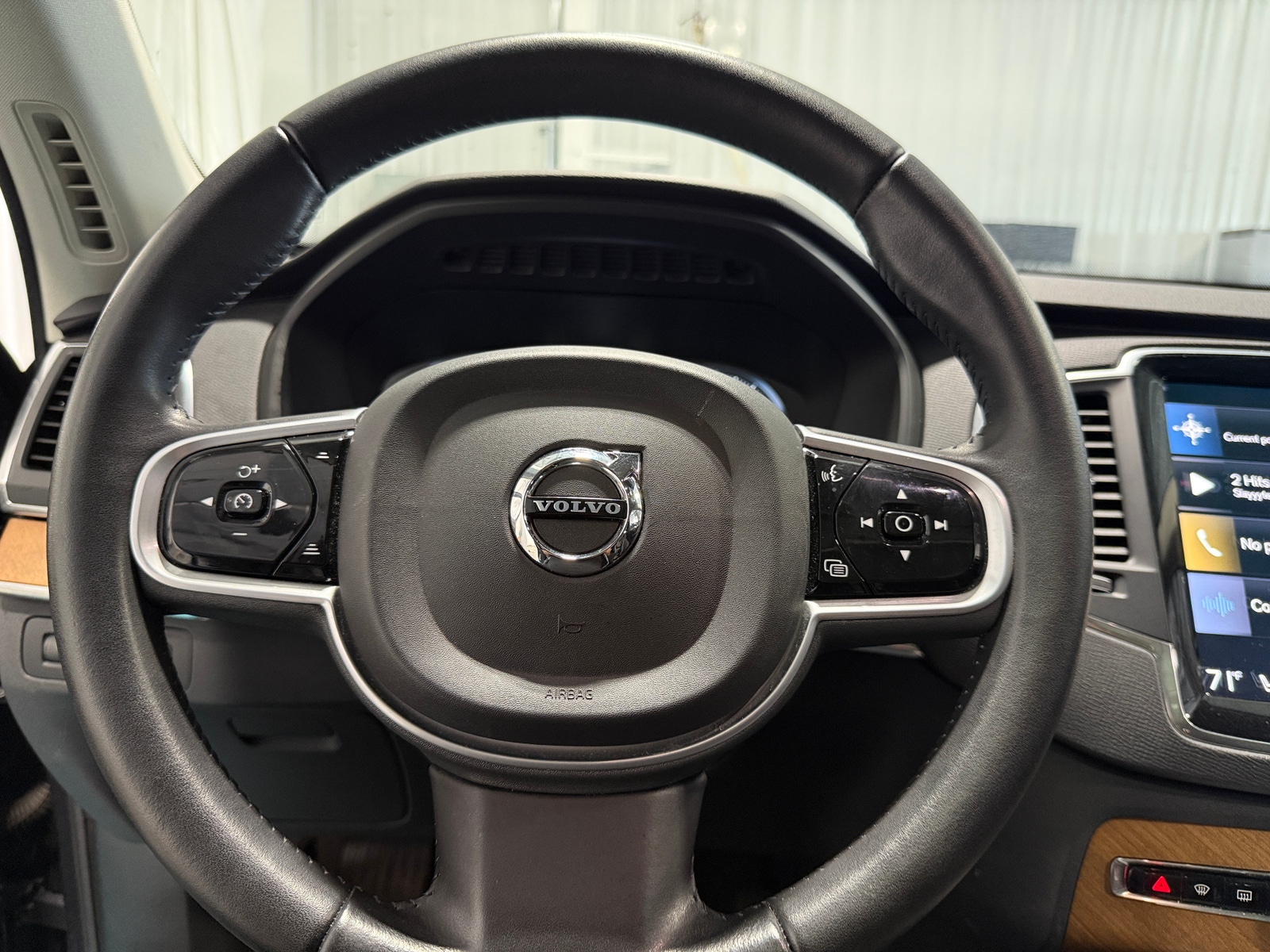 Thumbnail: 2022 Volvo XC90 - 4