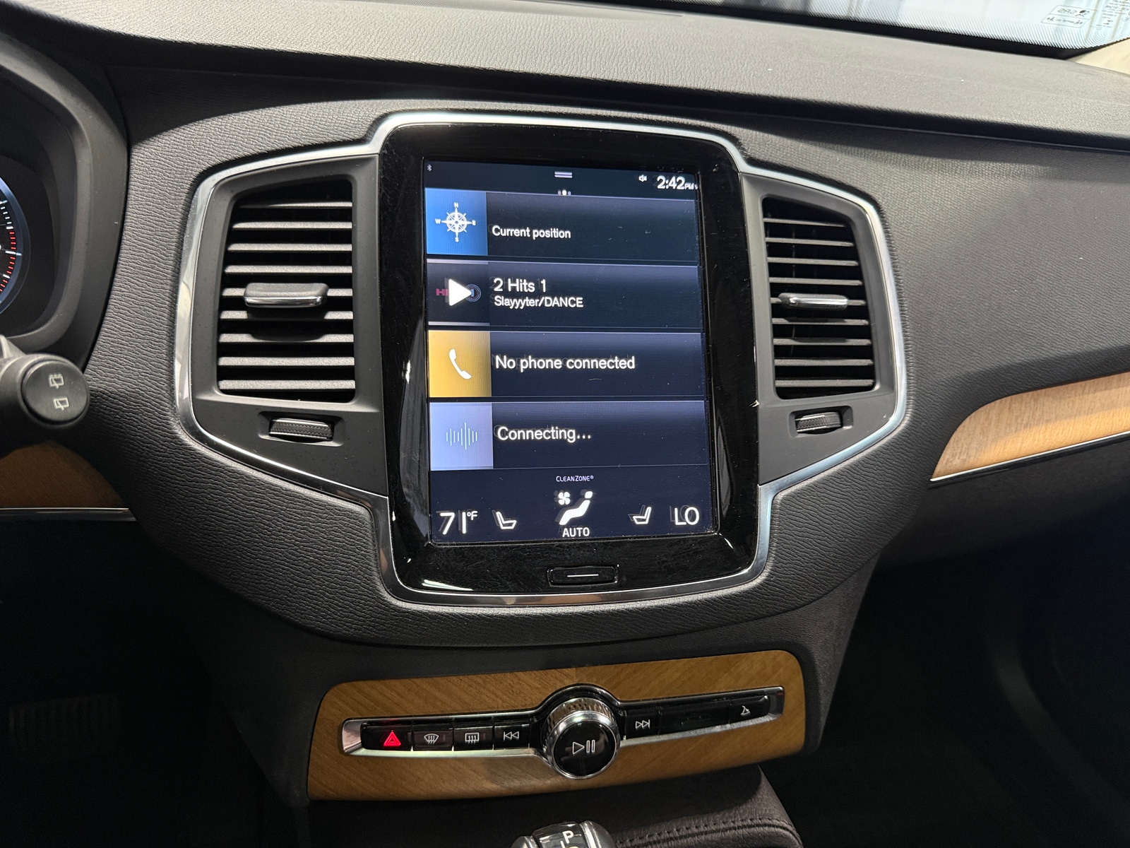 Thumbnail: 2022 Volvo XC90 - 3