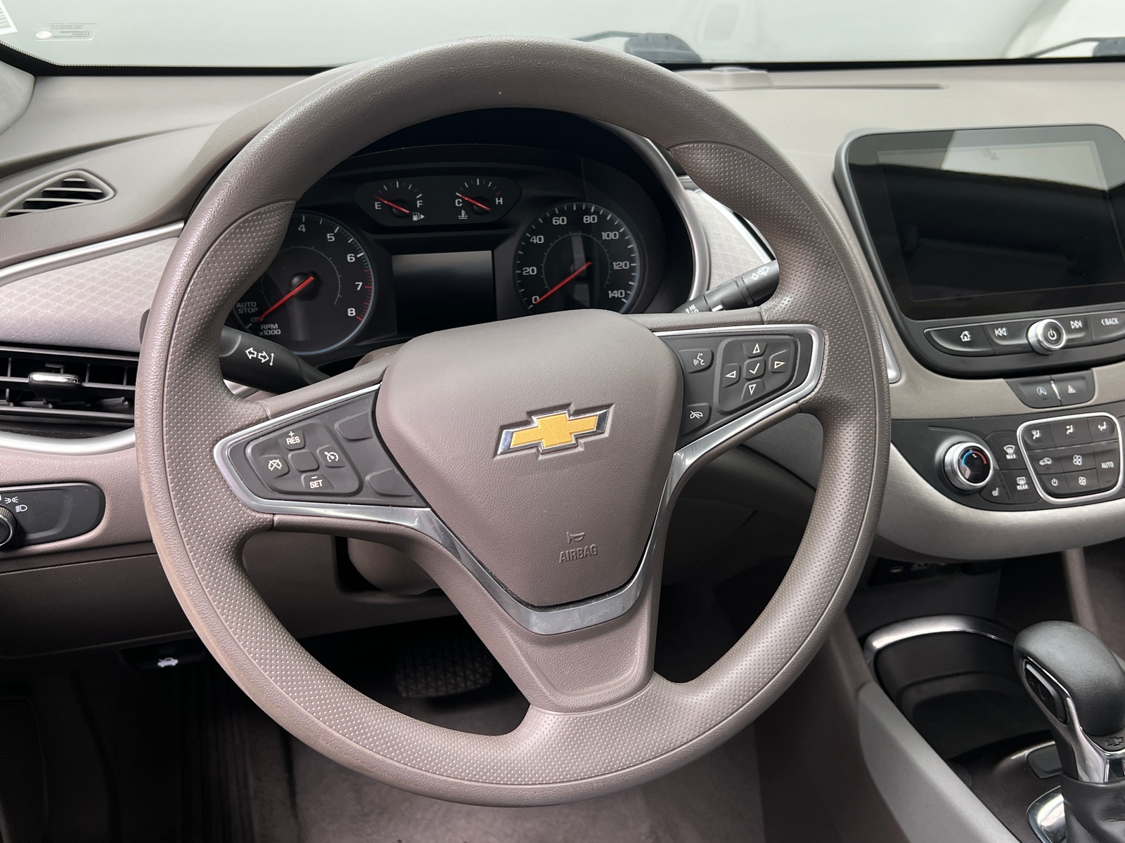 Thumbnail: 2022 Chevrolet Malibu - 5
