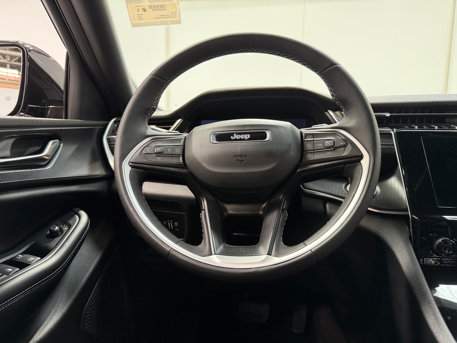 Thumbnail: 2025 Jeep Grand Cherokee L - 5