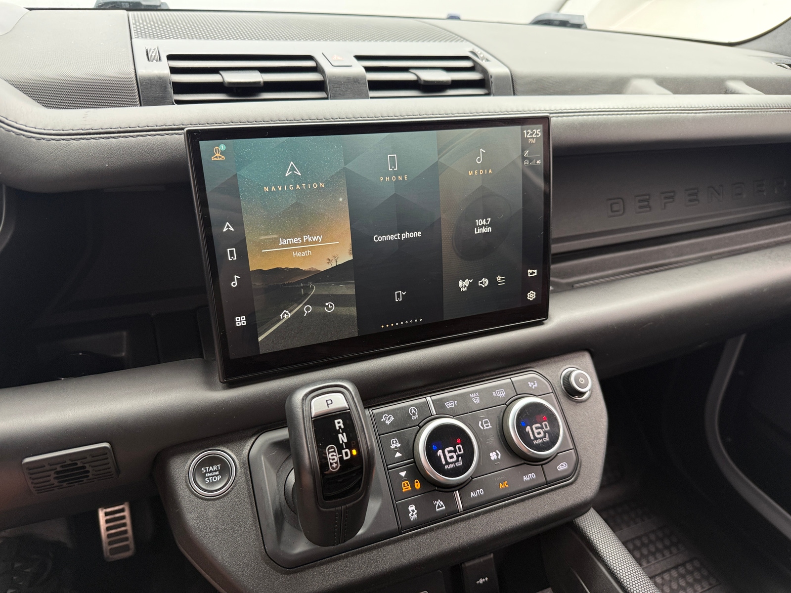 Thumbnail: 2023 Land Rover Defender - 3