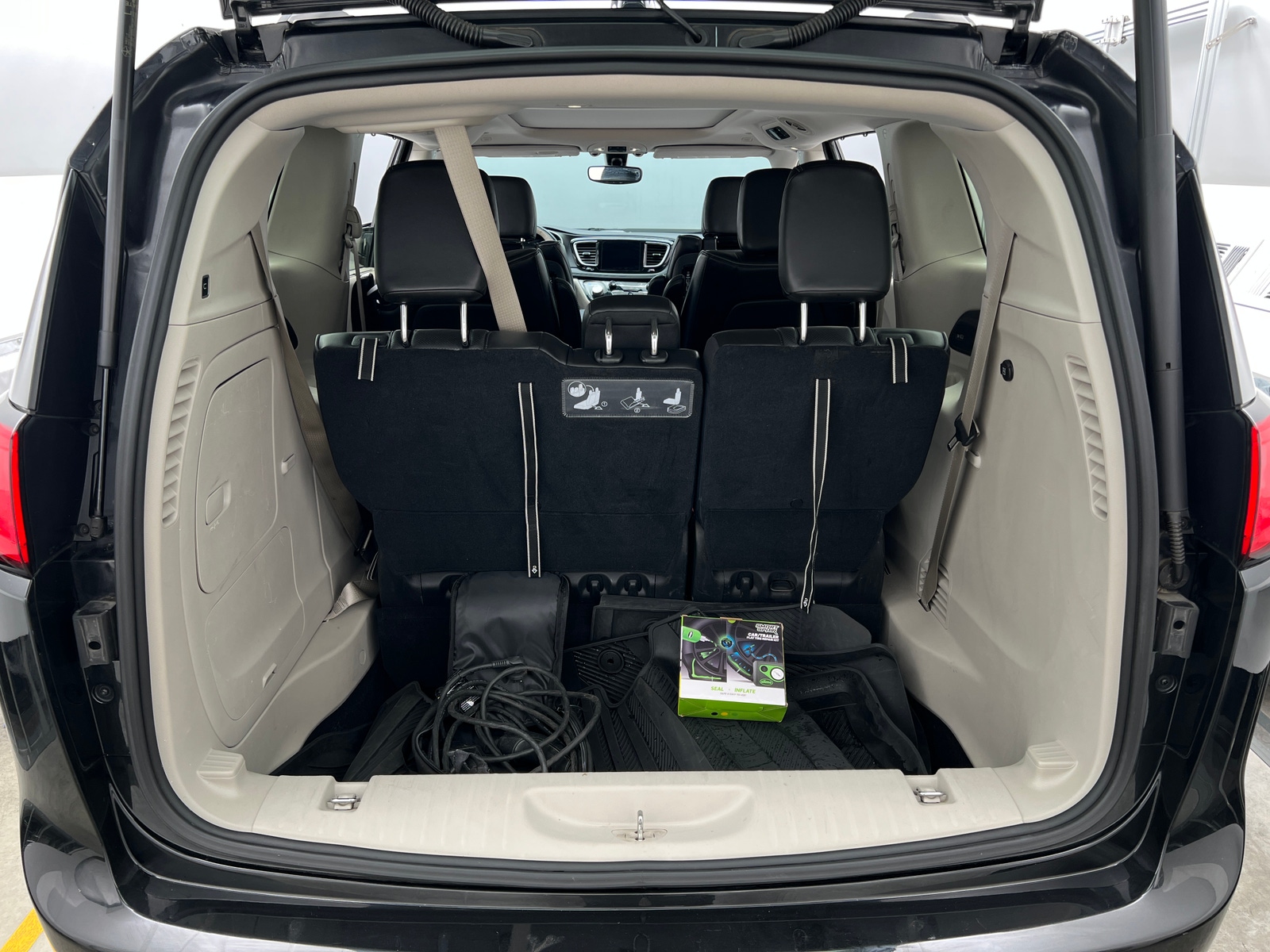 Thumbnail: 2020 Chrysler Pacifica - 6