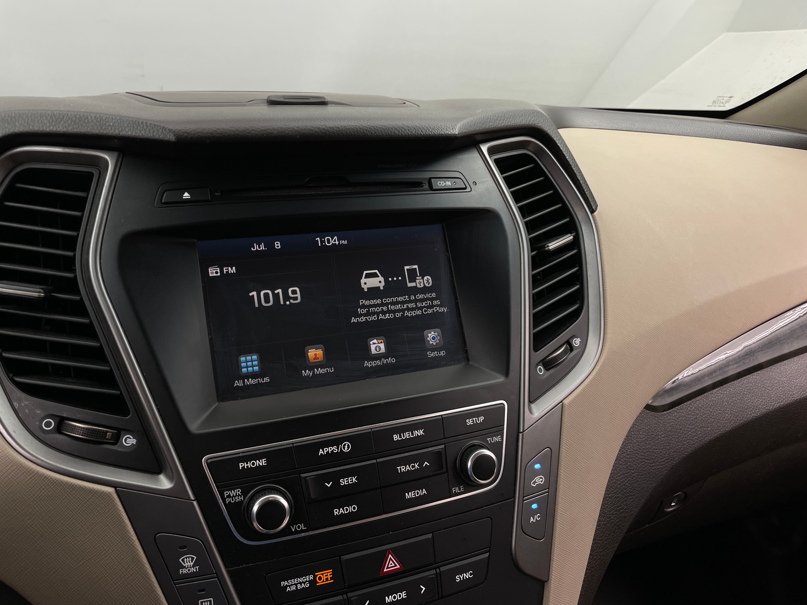Thumbnail: 2018 Hyundai Santa Fe - 4