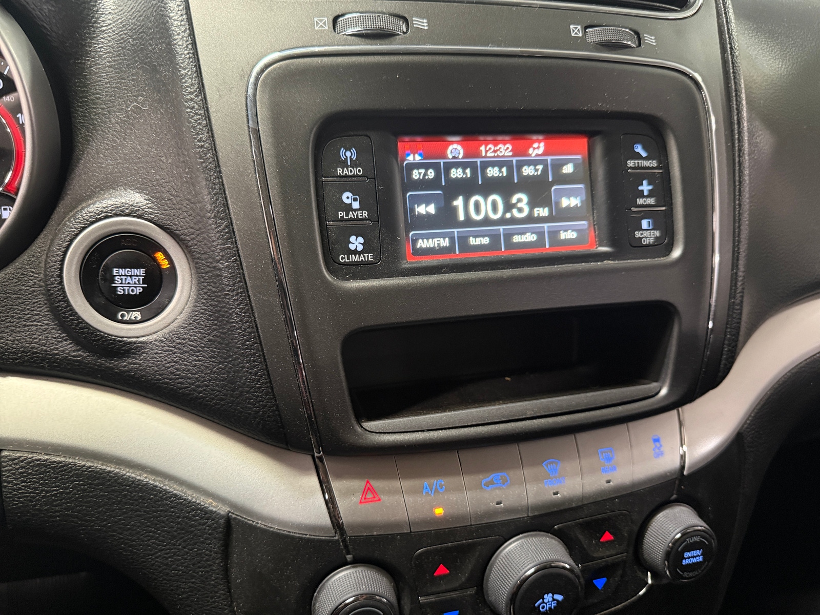 Thumbnail: 2020 Dodge Journey - 4