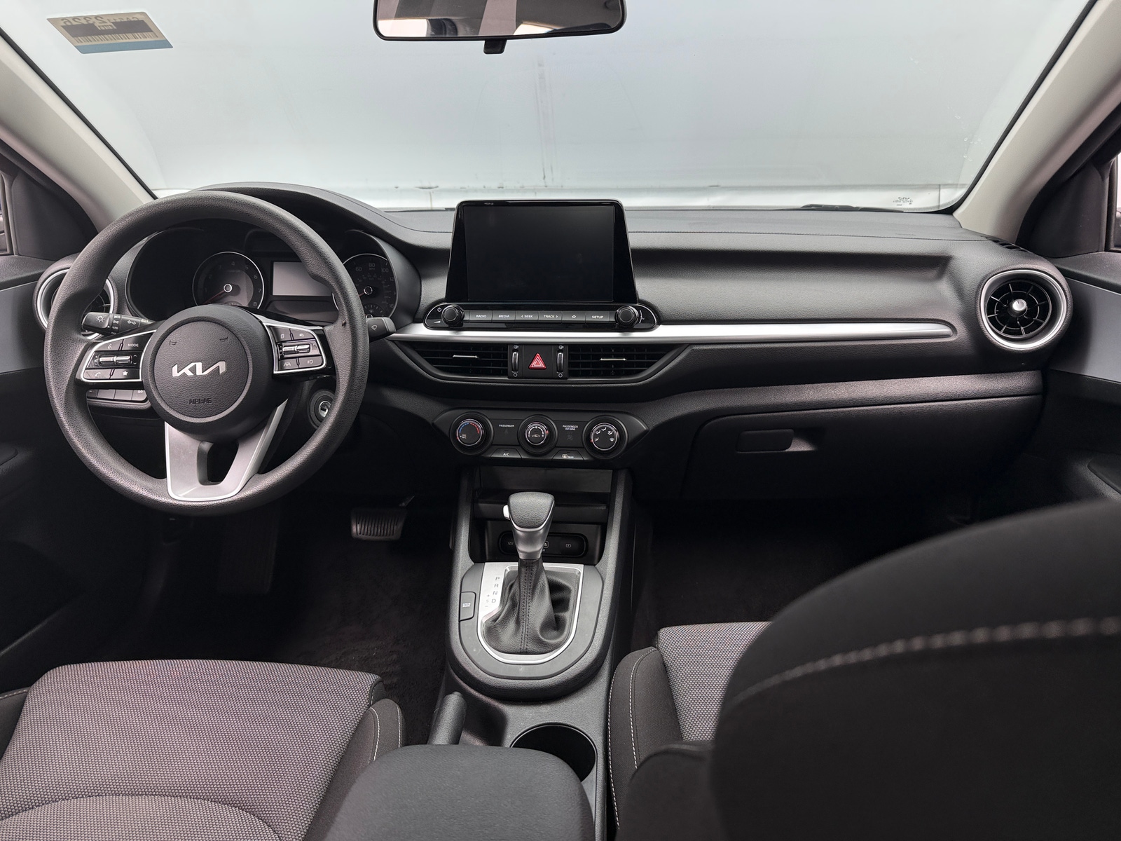 Thumbnail: 2024 Kia Forte - 3