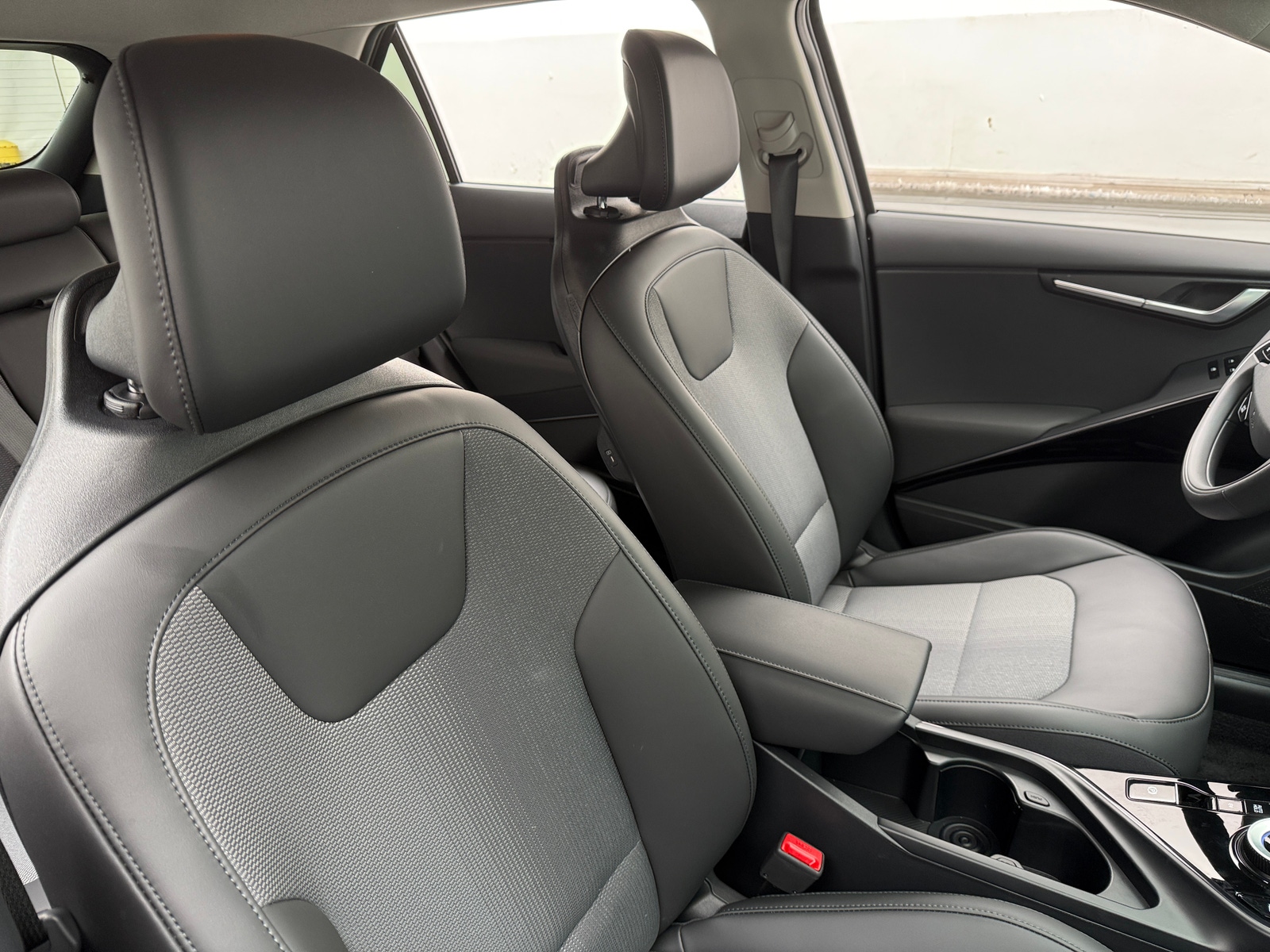 Thumbnail: 2025 Kia Niro - 2