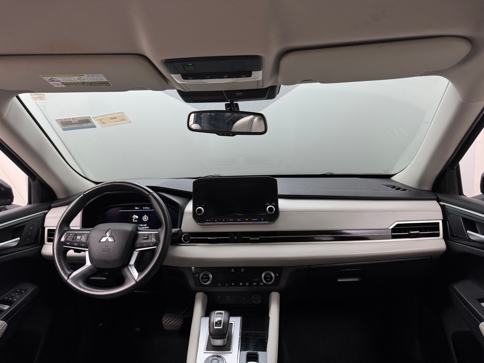 Thumbnail: 2024 Mitsubishi Outlander - 2