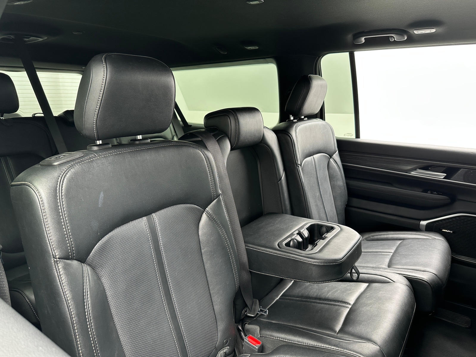 Thumbnail: 2024 Jeep Wagoneer - 5
