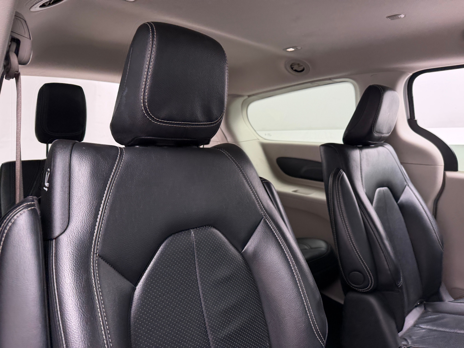 Thumbnail: 2022 Chrysler Pacifica - 5