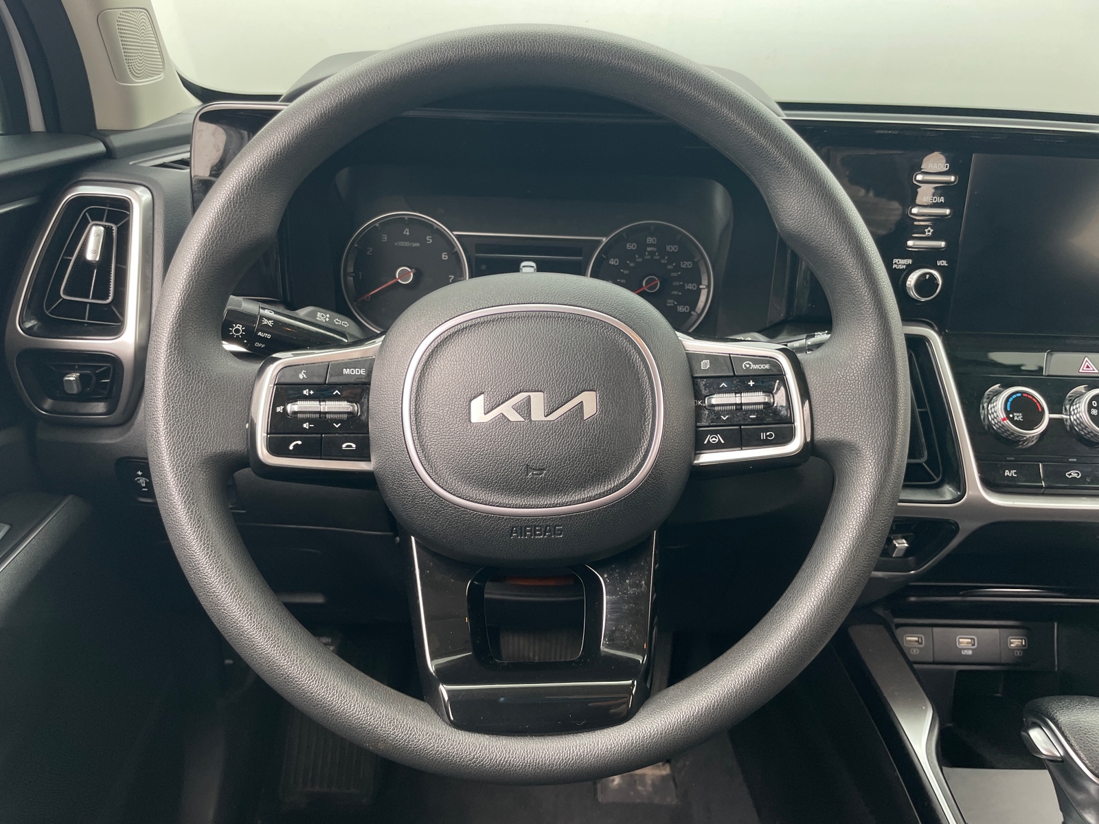 Thumbnail: 2022 Kia Sorento - 5