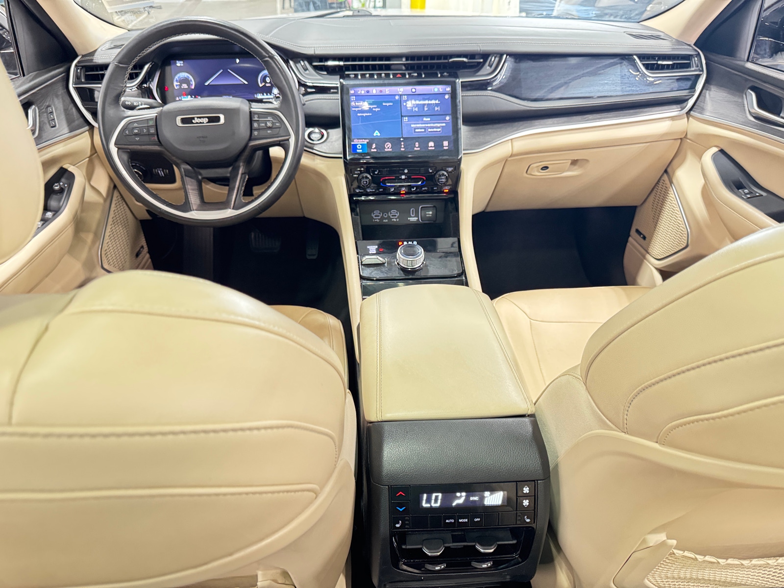 Thumbnail: 2022 Jeep Grand Cherokee L - 2