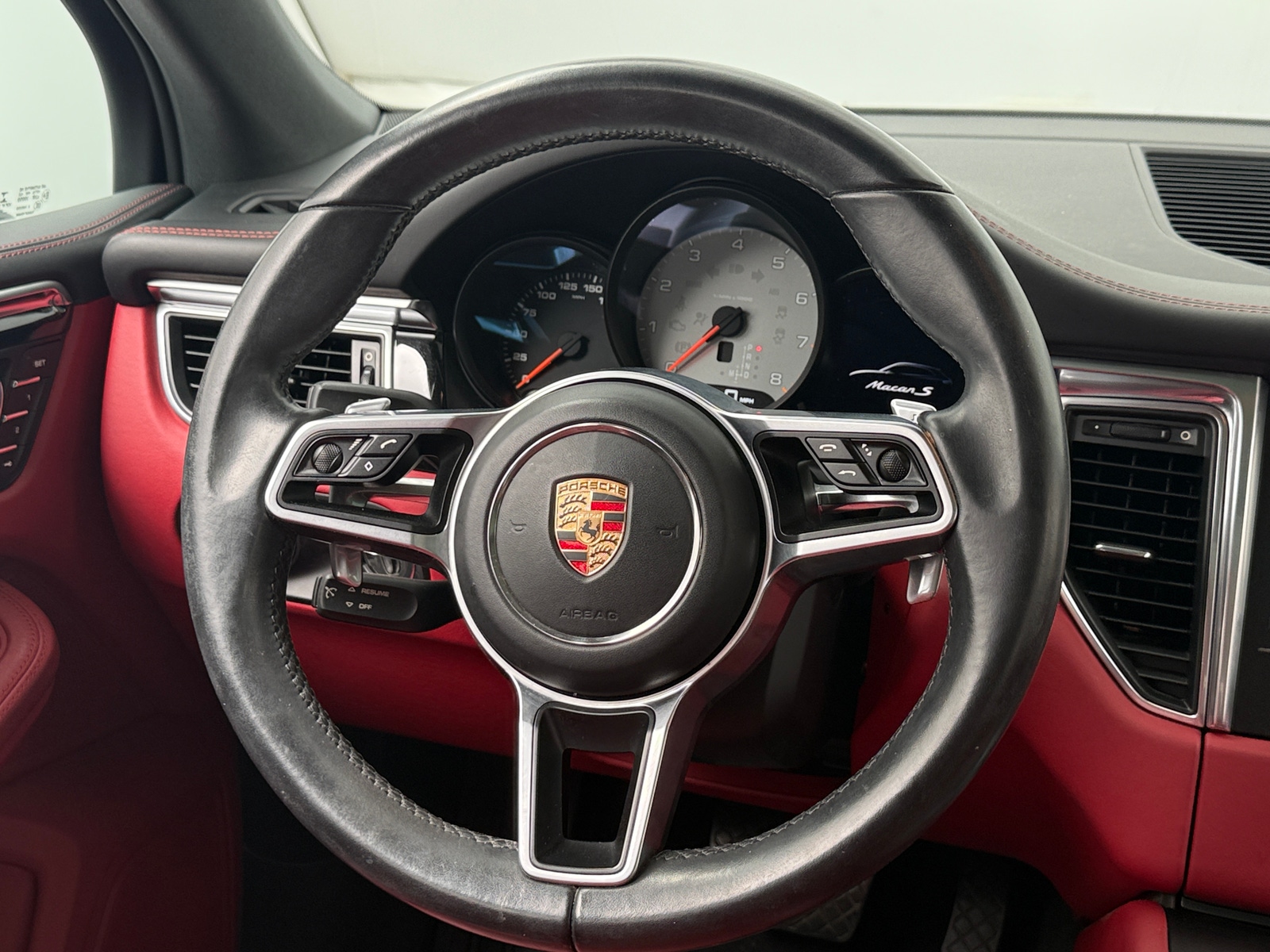 Thumbnail: 2015 Porsche Macan - 4