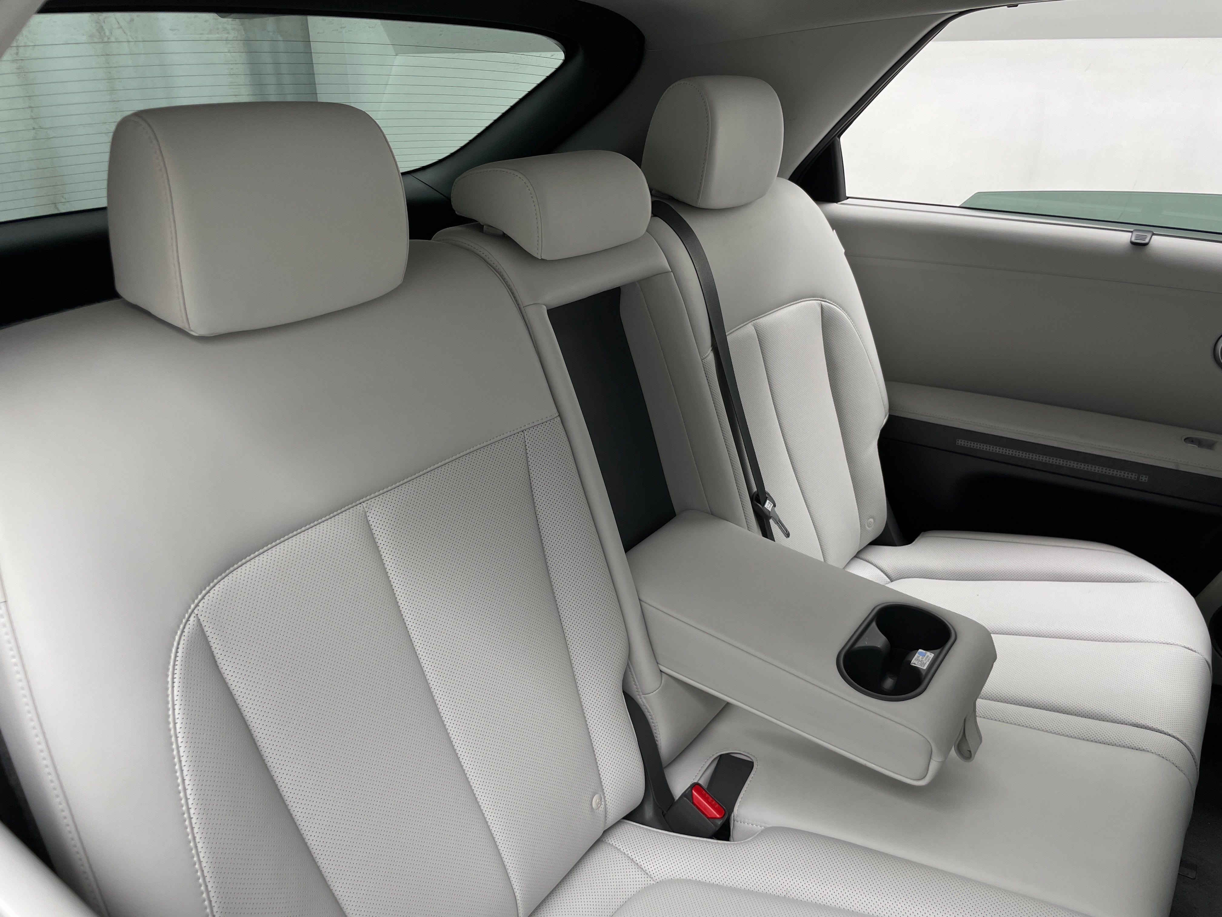 Used 2024 Hyundai IONIQ 5 Limited with VIN KM8KRDDF4RU293486 for sale in Oak Creek, WI
