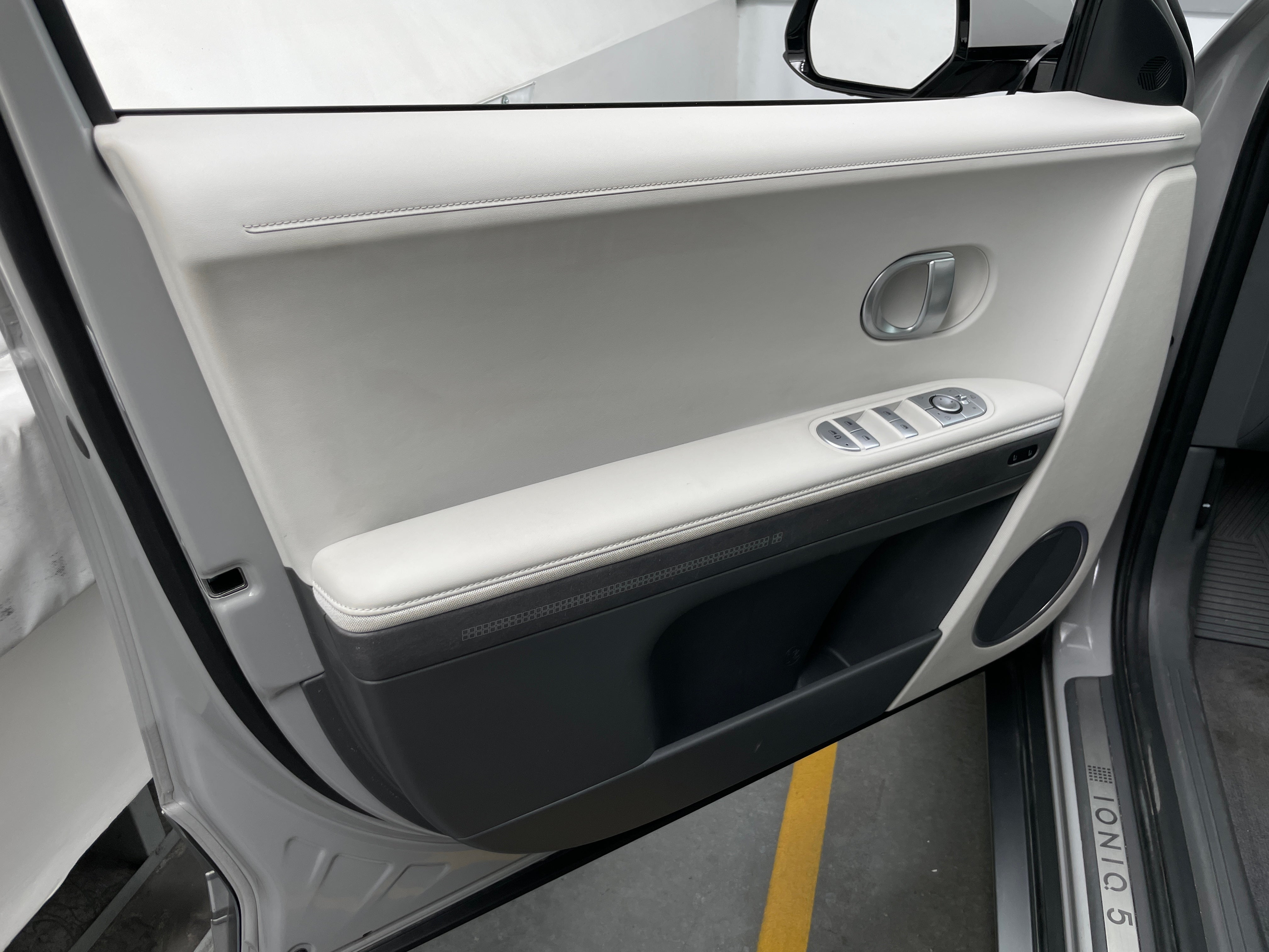 Used 2024 Hyundai IONIQ 5 Limited with VIN KM8KRDDF4RU293486 for sale in Pewaukee, WI