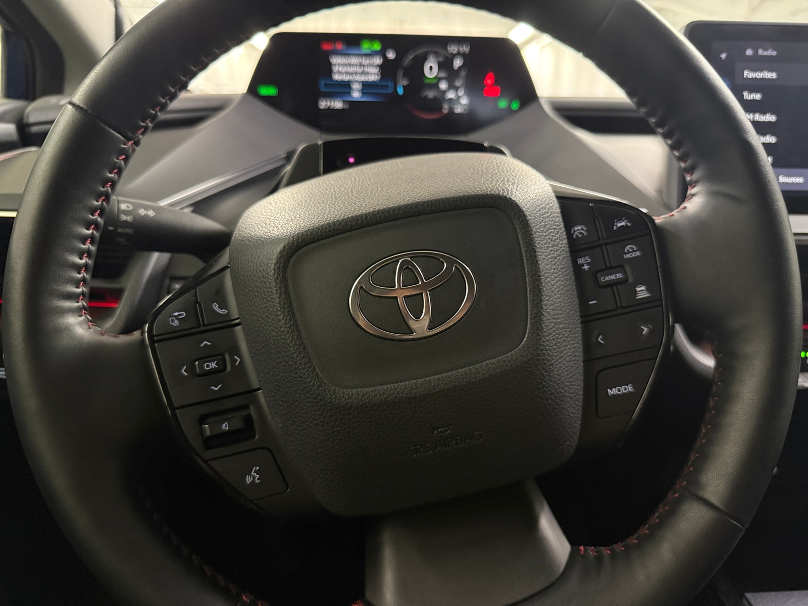 Thumbnail: 2023 Toyota Prius Prime - 4