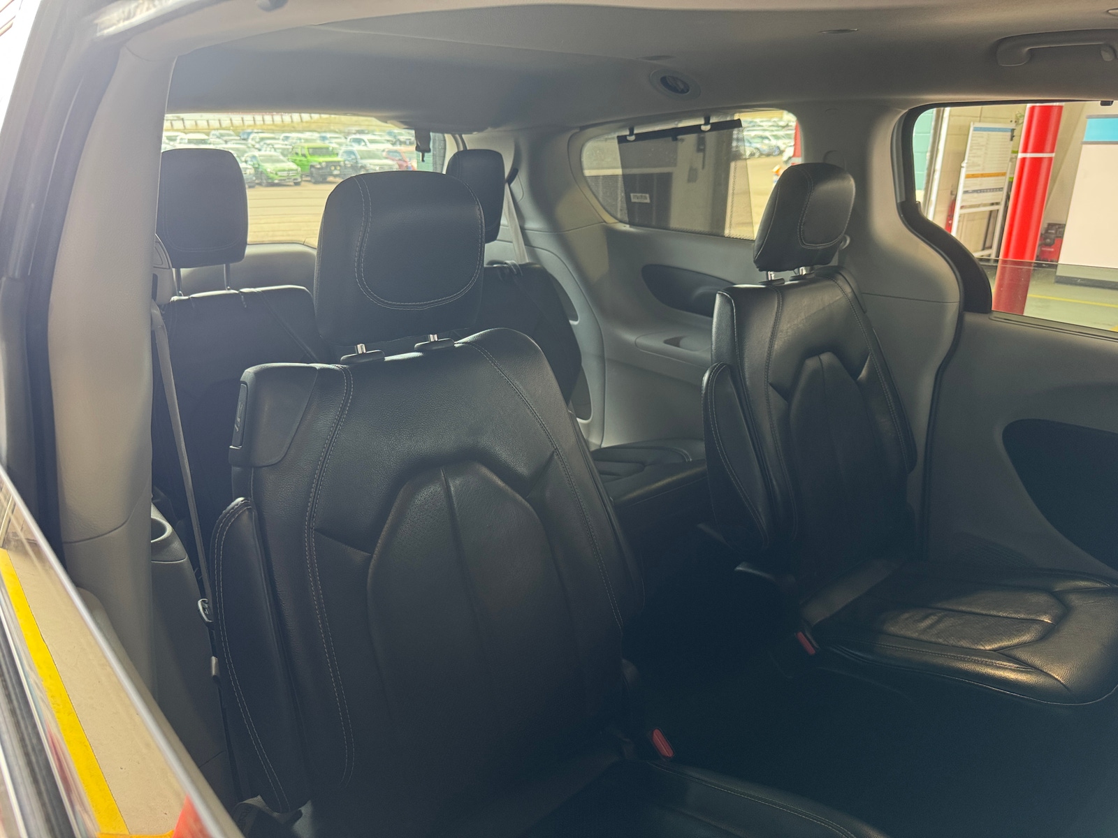 Thumbnail: 2022 Chrysler Pacifica - 5