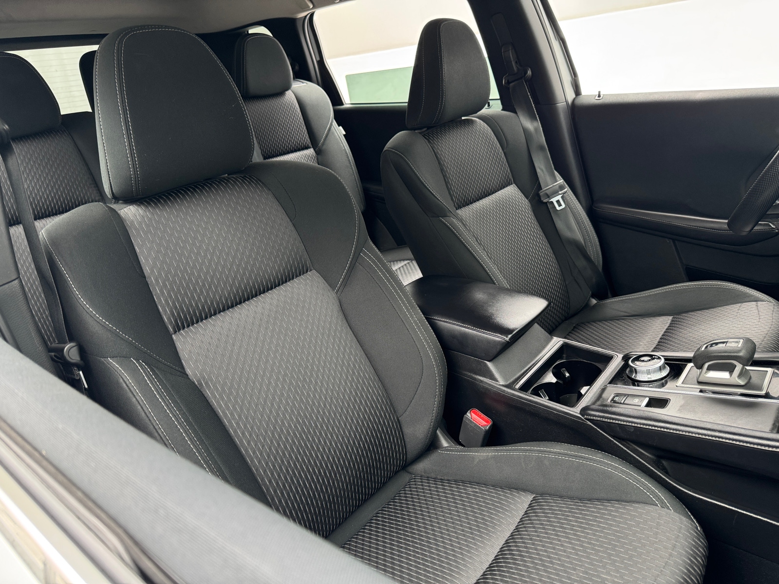 Thumbnail: 2022 Mitsubishi Outlander - 2