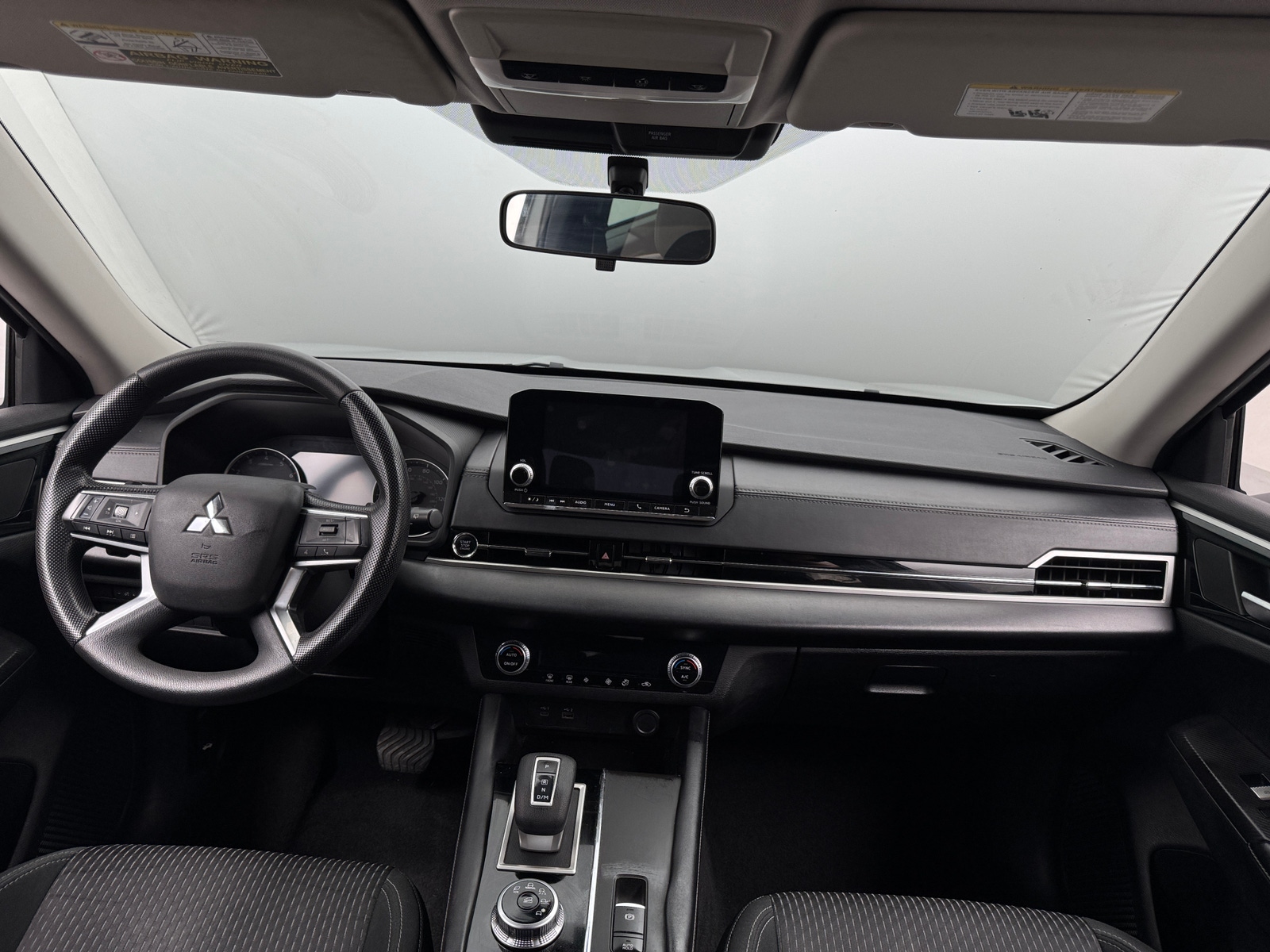 Thumbnail: 2022 Mitsubishi Outlander - 3
