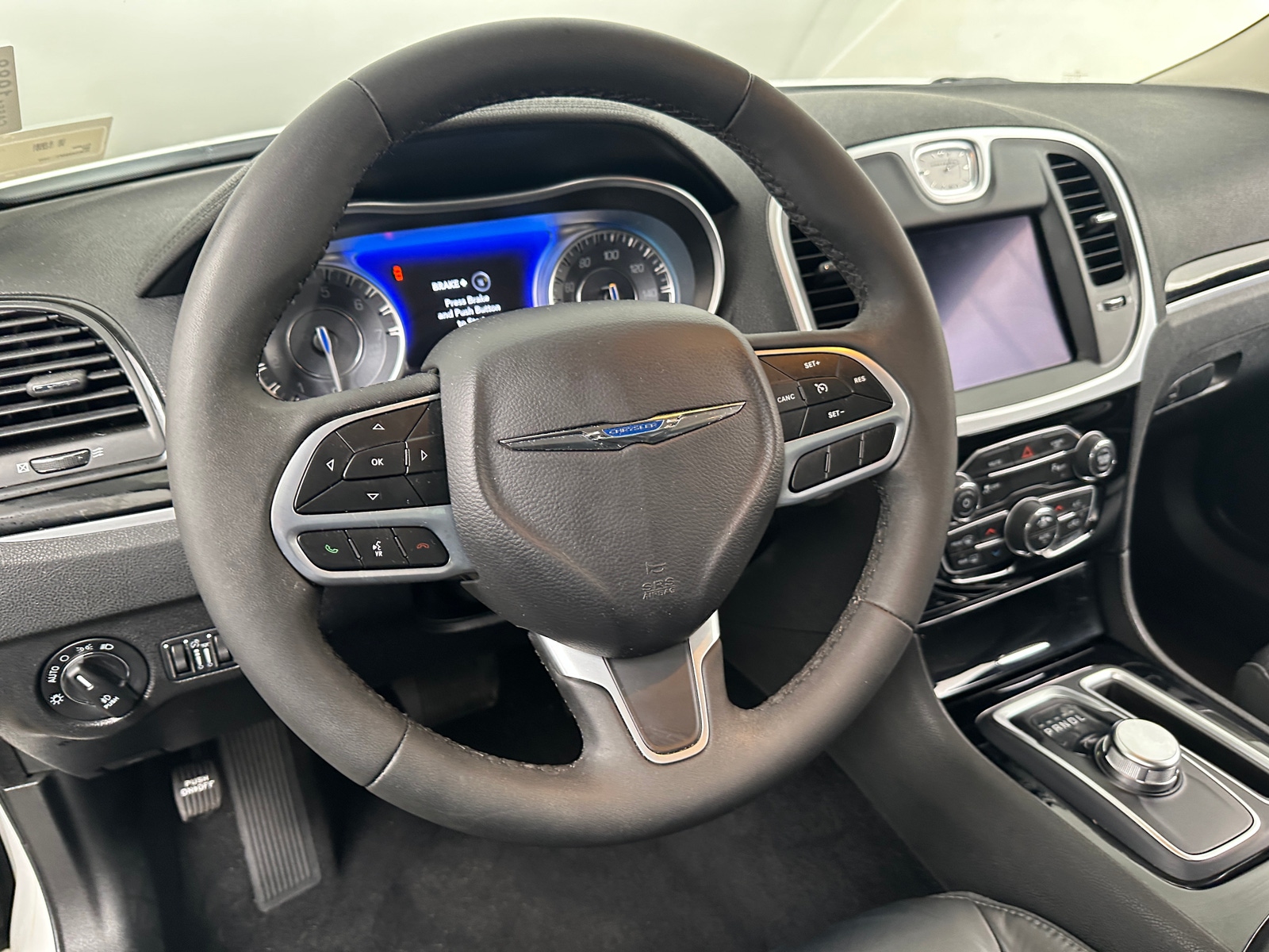 Thumbnail: 2023 Chrysler 300 - 4