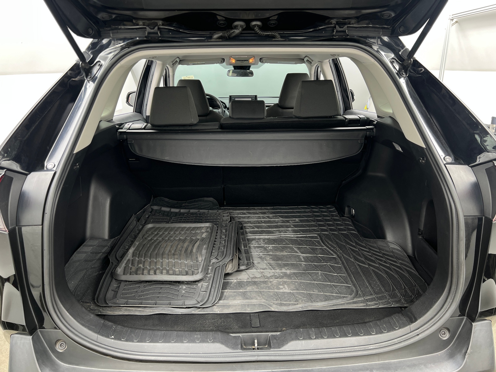 Thumbnail: 2021 Toyota RAV4 - 7