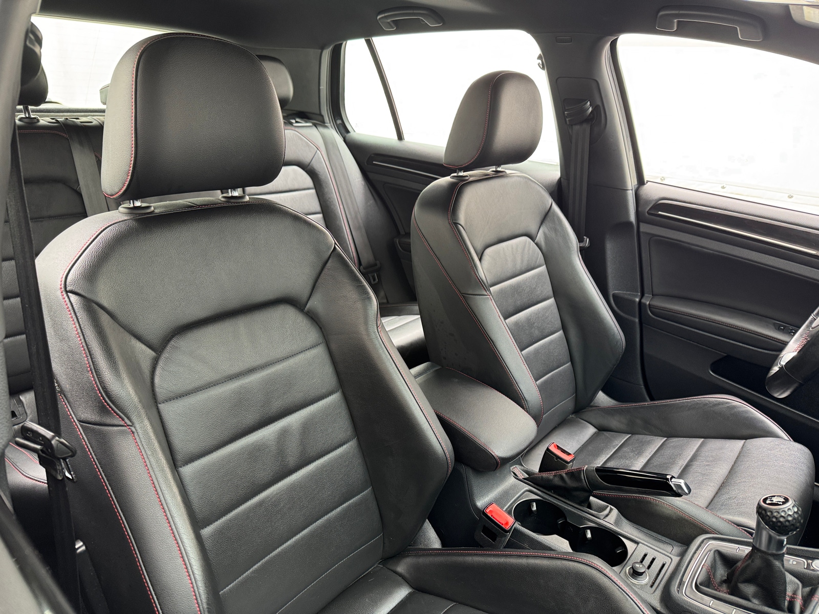 Thumbnail: 2016 Volkswagen Golf - 2