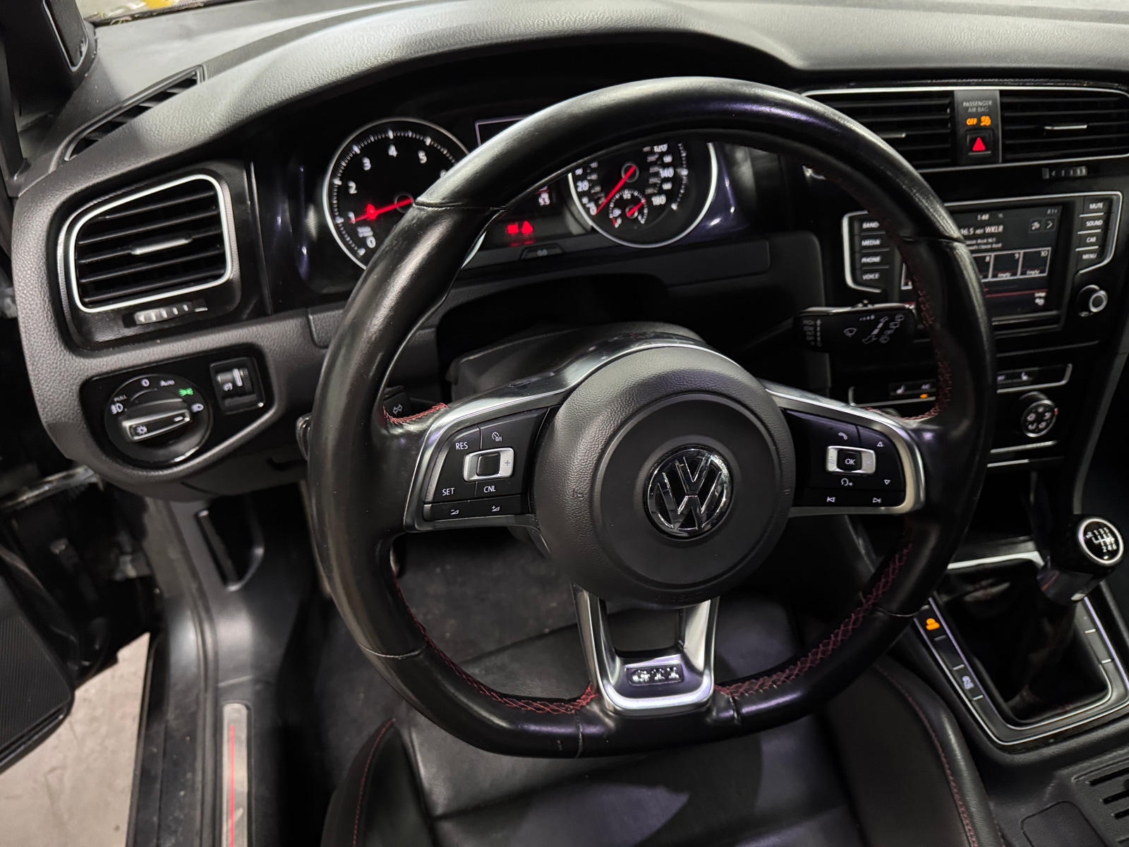 Thumbnail: 2016 Volkswagen Golf - 5