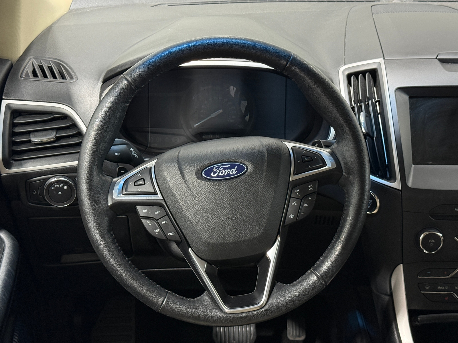 Thumbnail: 2018 Ford Edge - 4