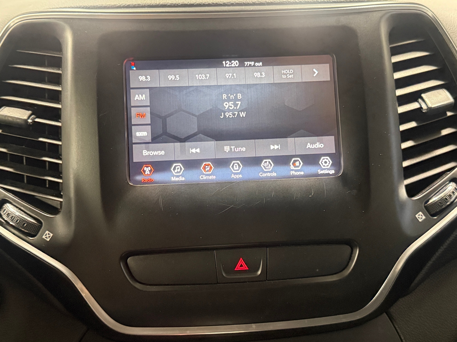 Thumbnail: 2019 Jeep Cherokee - 4