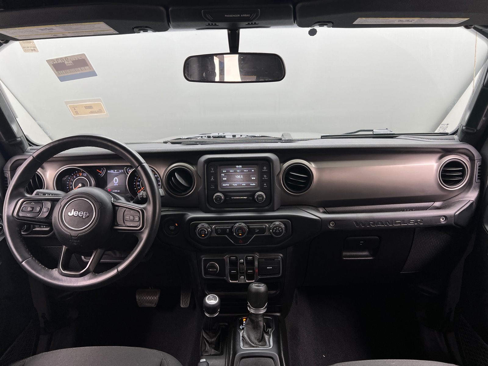 Thumbnail: 2019 Jeep Wrangler - 3