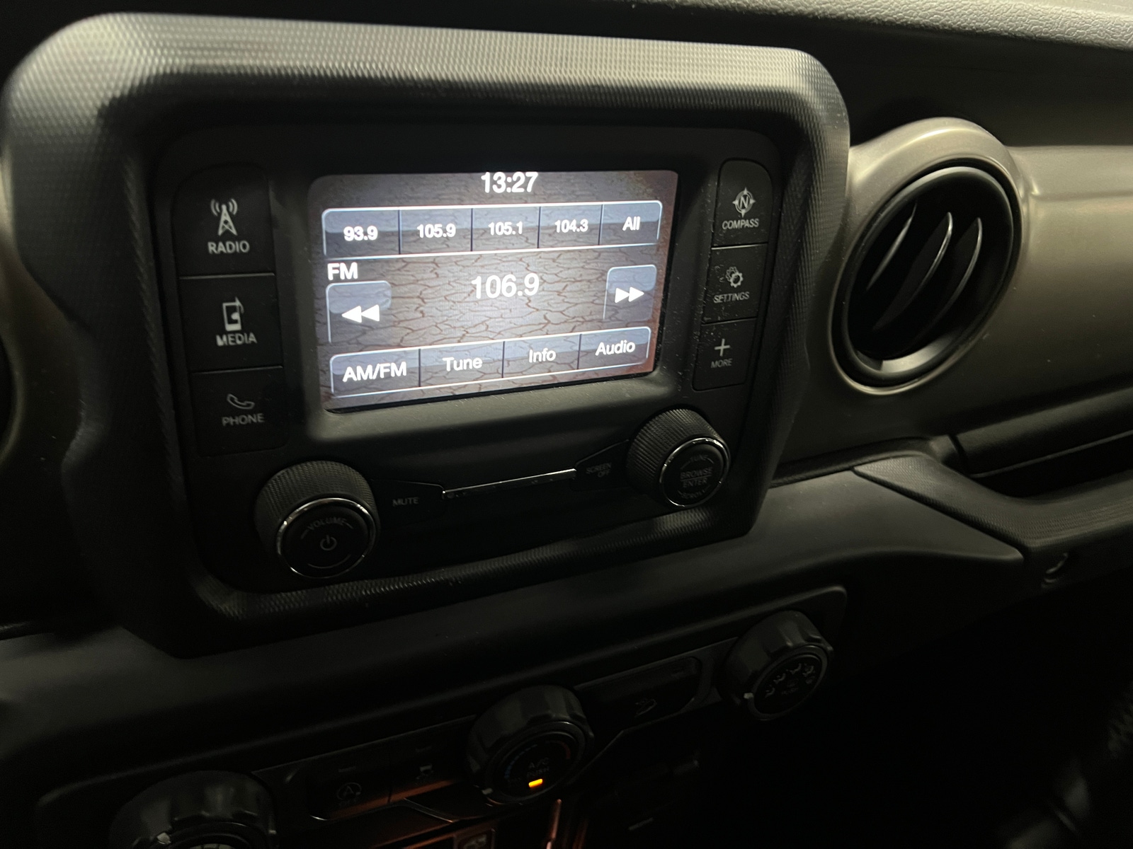 Thumbnail: 2019 Jeep Wrangler - 4