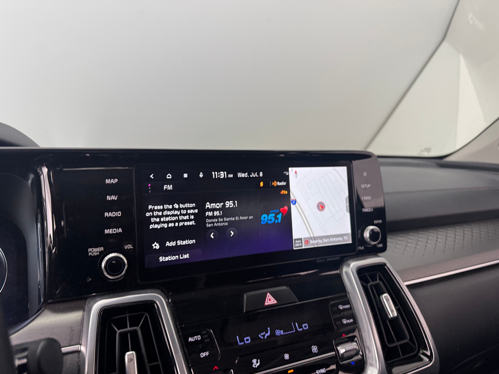 Thumbnail: 2023 Kia Sorento - 4