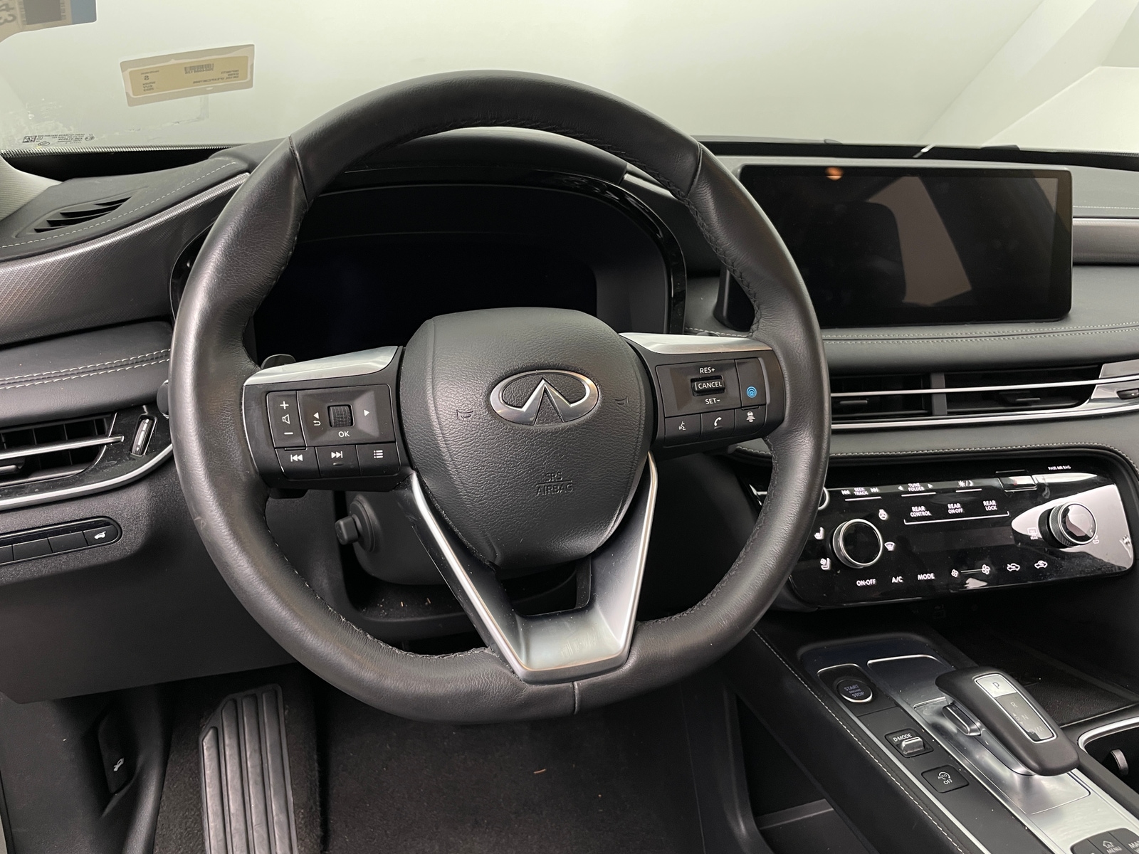 Thumbnail: 2023 INFINITI QX60 - 4