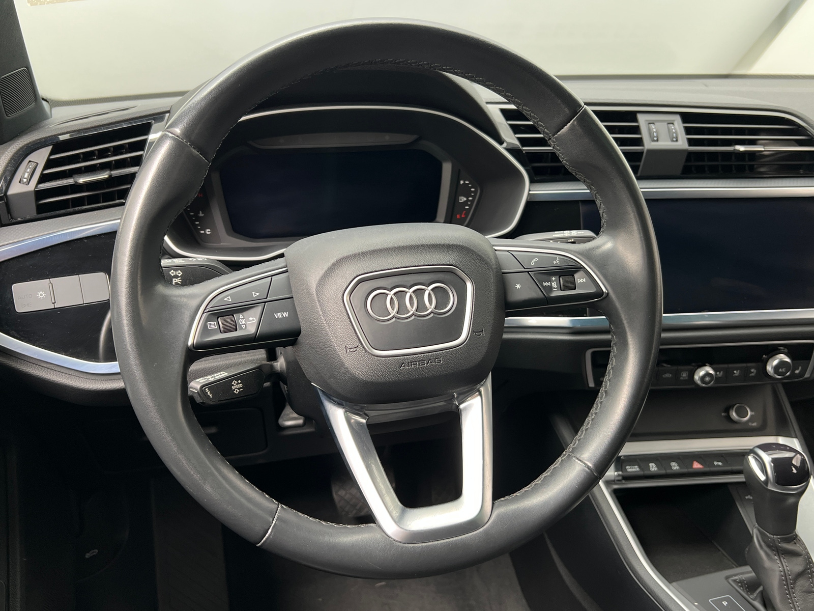 Thumbnail: 2022 Audi Q3 - 4