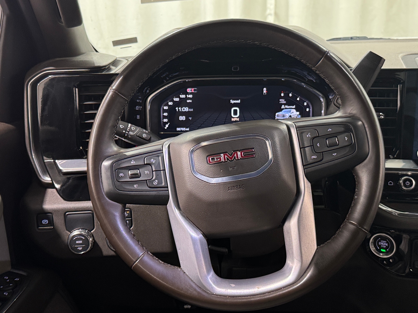 Thumbnail: 2025 GMC Sierra 1500 - 4