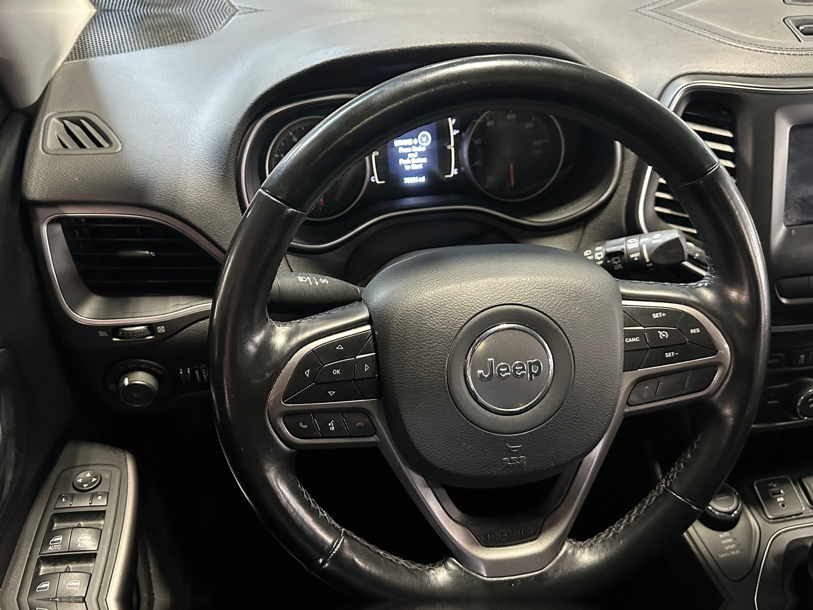 Thumbnail: 2021 Jeep Cherokee - 5
