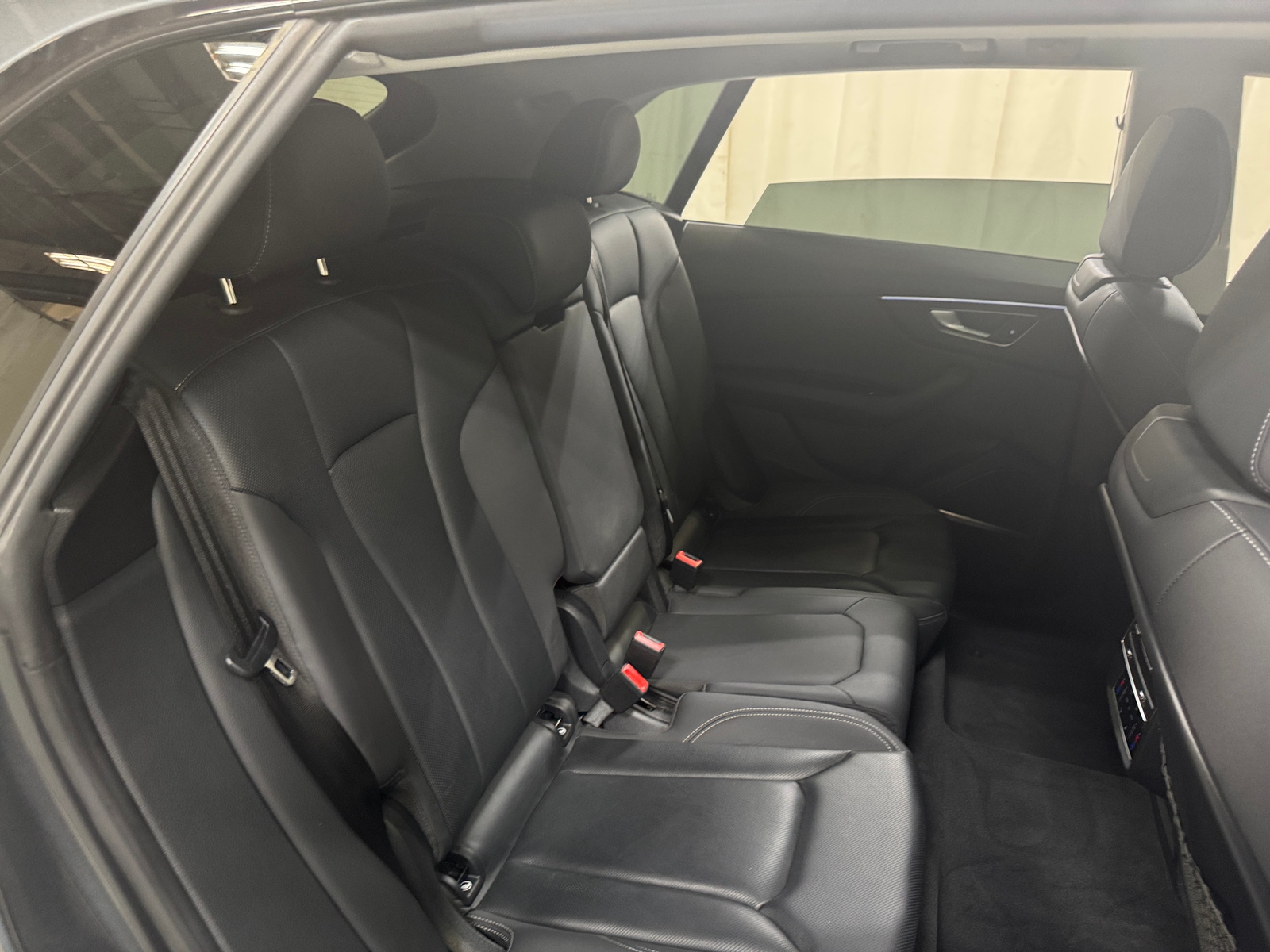 Thumbnail: 2019 Audi Q8 - 5