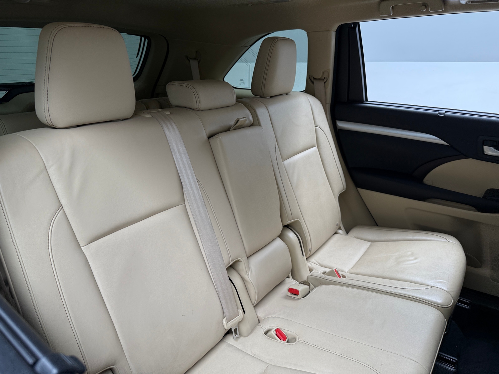 Thumbnail: 2016 Toyota Highlander - 5