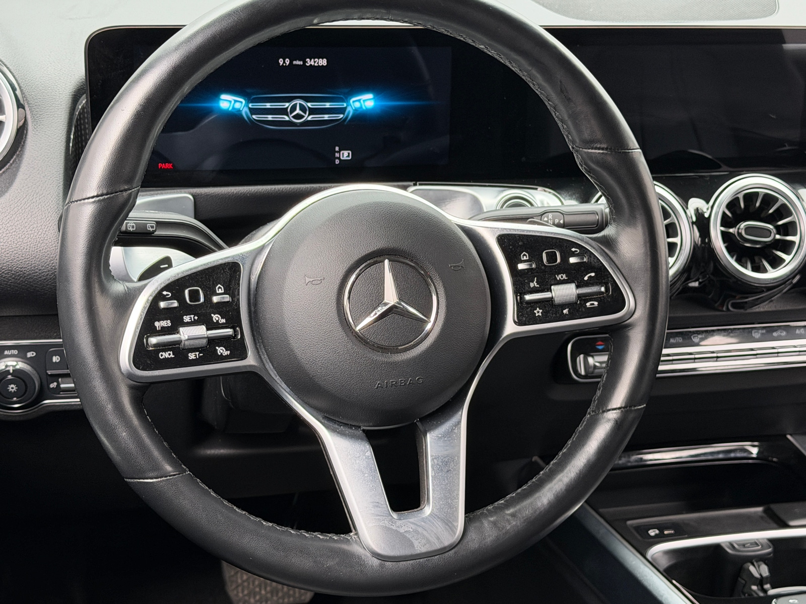 Thumbnail: 2022 Mercedes-Benz GLB - 4