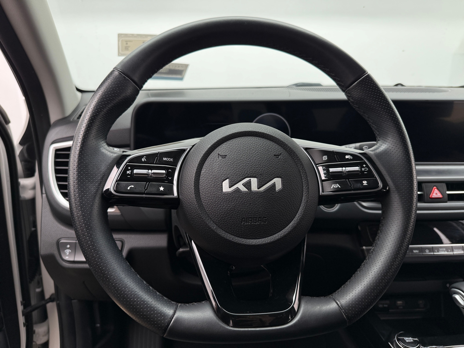 Thumbnail: 2024 Kia Seltos - 4