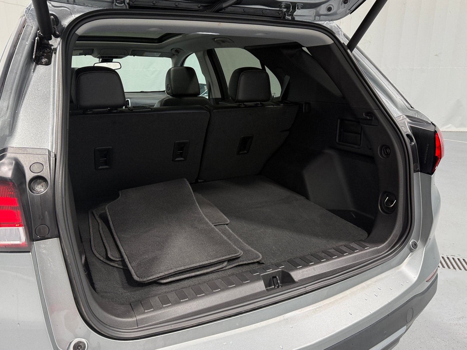 Thumbnail: 2023 Chevrolet Equinox - 6