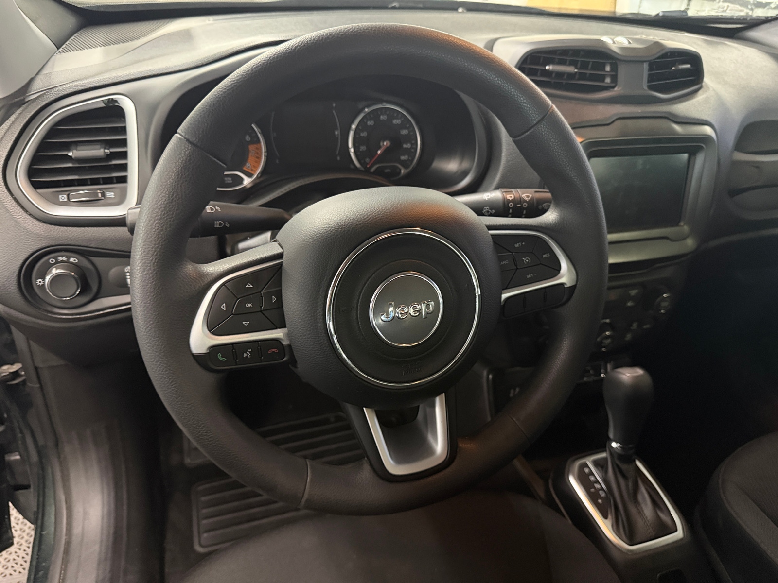 Thumbnail: 2021 Jeep Renegade - 5